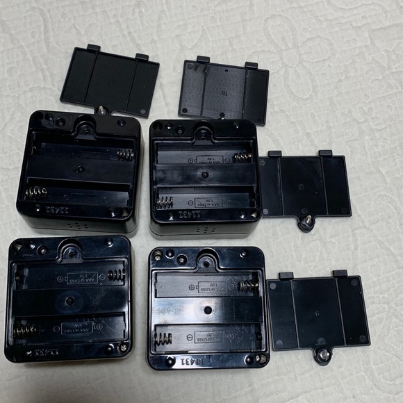 Simon Flash Light-Up Game Cubes by Hasbro - Picture 6 of 7